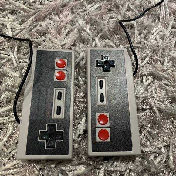 Original Nintendo 500-Games-In-One
$65 comes With 2 Controllers - Picture 1 of 5